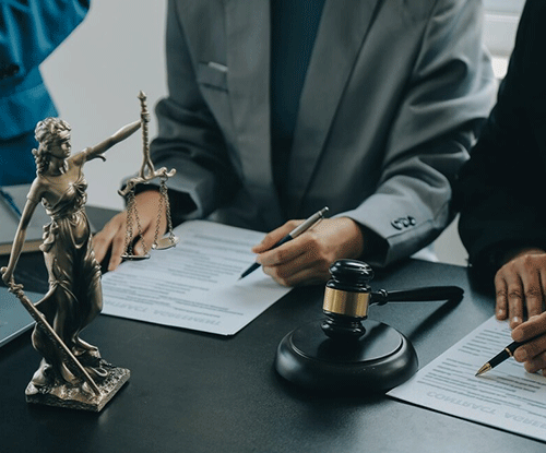 Corporate Legal Advisor in Delhi